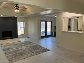 3221 Cove Hollow Ct in Norman, OK - Building Photo - Building Photo