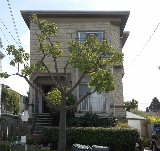 1524 Lafayette St in Alameda, CA - Foto de edificio - Building Photo