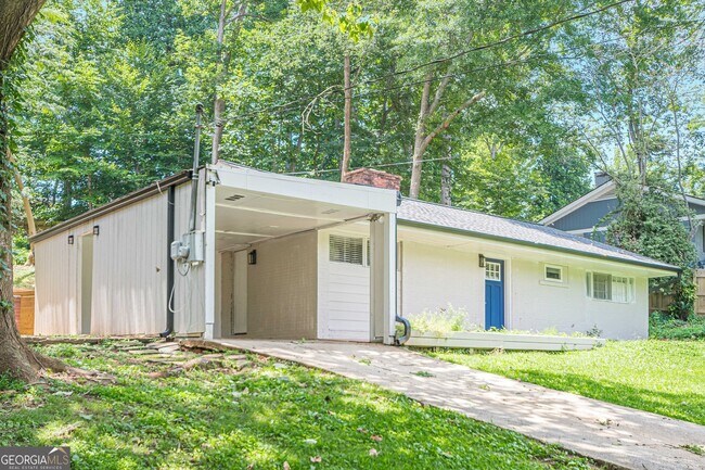 2018 Bramblewood Dr NE in Atlanta, GA - Building Photo - Building Photo