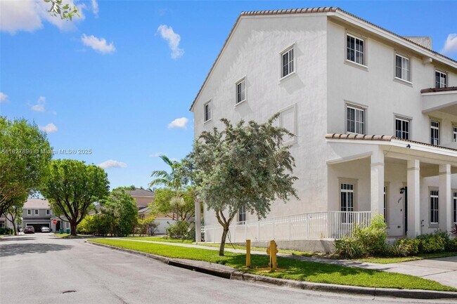 27503 SW 139th Pl in Homestead, FL - Building Photo - Building Photo