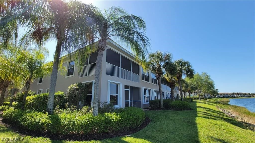 9648 Hemingway Ln in Ft. Myers, FL - Building Photo