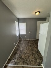 824 S Water St in Wichita, KS - Foto de edificio - Building Photo