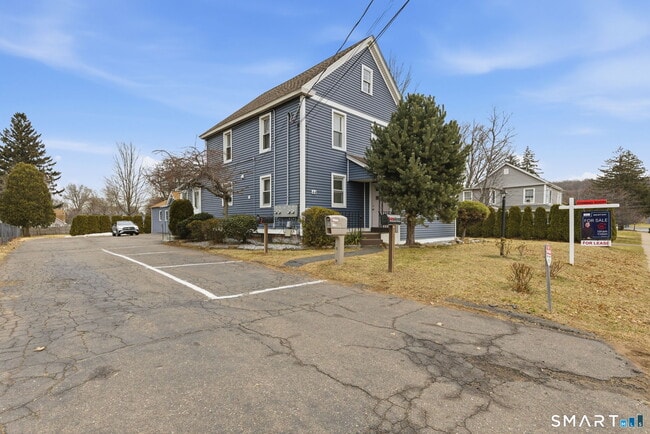 44 E Cedar St in Newington, CT - Building Photo - Building Photo
