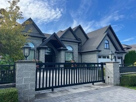 8451 Fairbrook Crescent in Richmond, BC - Building Photo