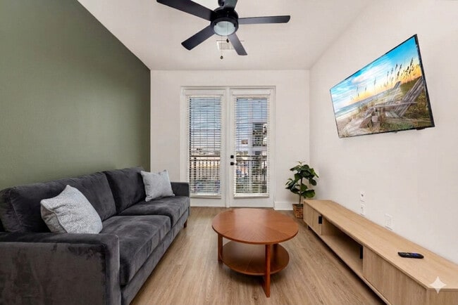 property at 3820 N Clark Ave