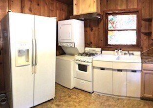 1202 Sierra Blvd in South Lake Tahoe, CA - Building Photo - Building Photo