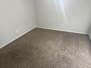 828 Hardy Springs Cir, Unit B in Mcalester, OK - Building Photo - Building Photo