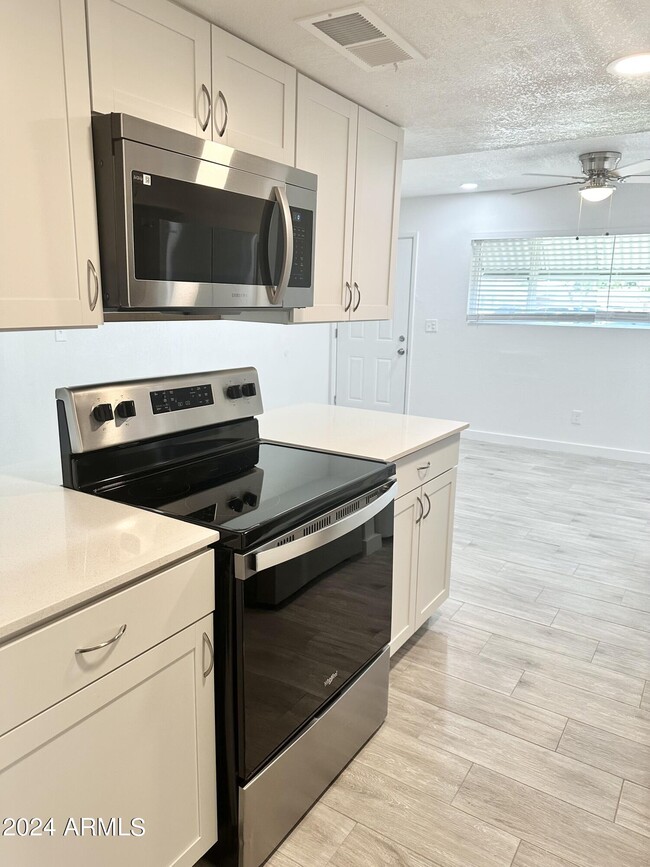 16821 N 26th St in Phoenix, AZ - Building Photo - Building Photo