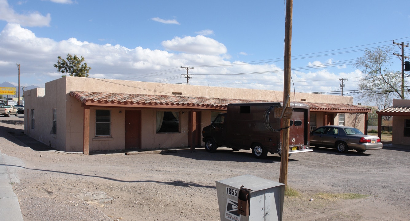 1855 W Picacho Ave in Las Cruces, NM - Building Photo