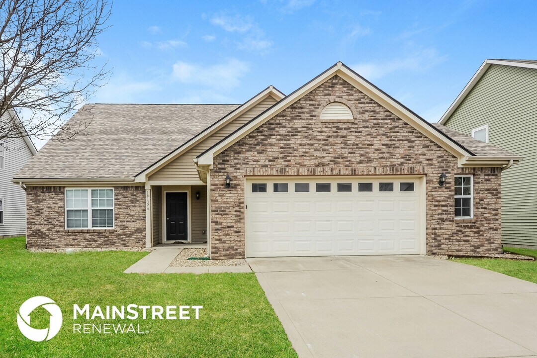 18132 Knobstone Way in Westfield, IN - Building Photo