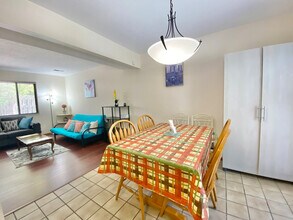1469 Rydalmount Rd in Cleveland Heights, OH - Building Photo - Building Photo