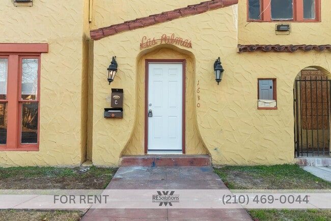 property at 1630 W Rosewood Ave