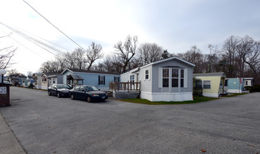 475 Dyer Ave in Cranston, RI - Building Photo - Building Photo