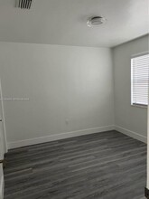 59 E 20th St in Hialeah, FL - Building Photo - Building Photo