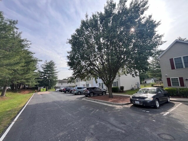 719 1st St in Culpeper, VA - Foto de edificio