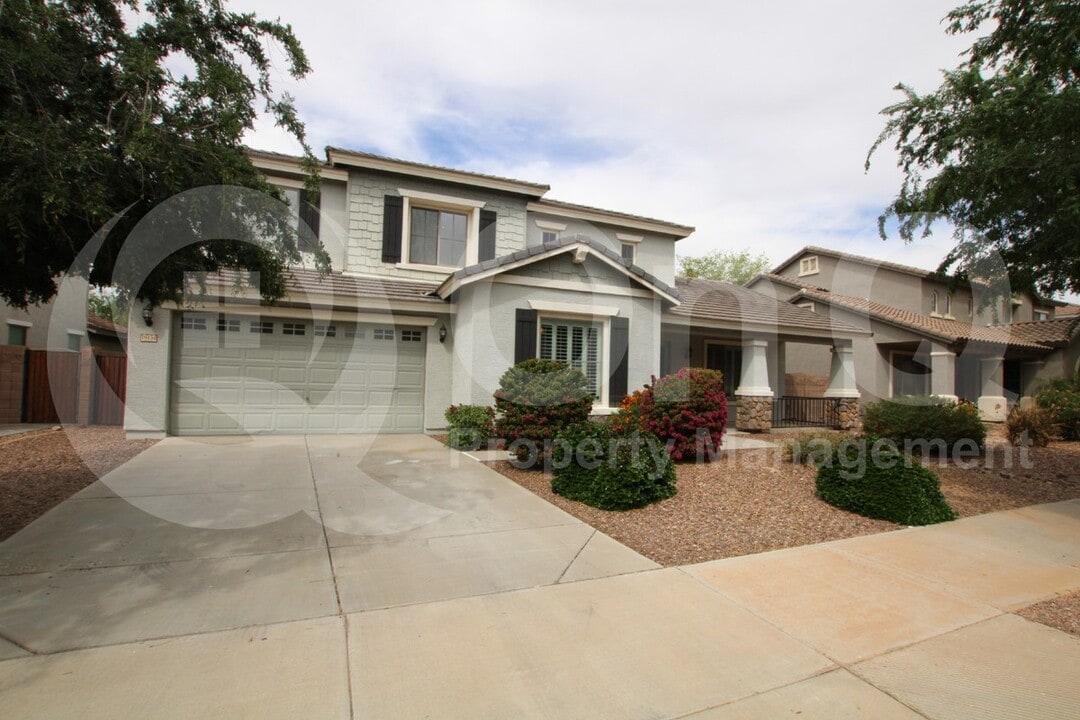 19134 E Lark Dr in Queen Creek, AZ - Building Photo