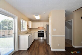 1907 Lisa Ln in San Marcos, TX - Building Photo - Building Photo