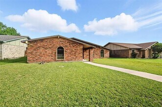 5256 Sherman Dr in The Colony, TX - Building Photo - Building Photo