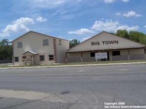 Multifamily Bldg in San Antonio, TX - Foto de edificio - Building Photo