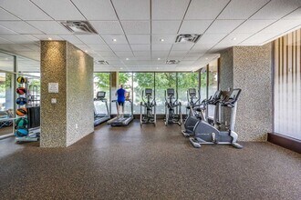 Excelsior Tower in Alexandria, VA - Building Photo - Building Photo