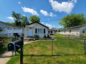 53 Salem Pl in Cliffwood, NJ - Building Photo - Building Photo