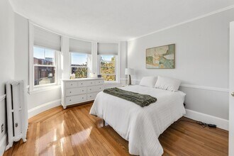 33 Westbourne Ter, Unit 3 in Brookline, MA - Foto de edificio - Building Photo