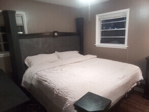 10208 E 7th St in Tulsa, OK - Foto de edificio - Building Photo