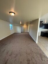 123 E 88th St in Los Angeles, CA - Foto de edificio - Building Photo