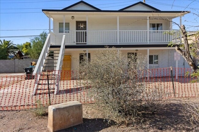 property at 1338 W Monroe St