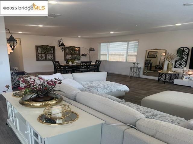 1005 Pioneer Dr in Madera, CA - Building Photo - Building Photo