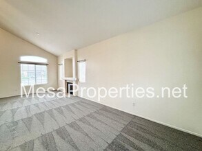 14744 Delicious St in Adelanto, CA - Building Photo - Building Photo