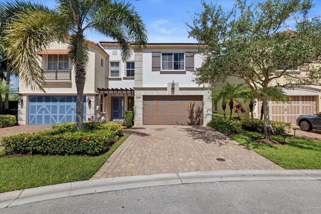 2061 Foxtail View Ct in West Palm Beach, FL - Building Photo