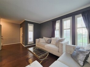 1300 Augusta Dr, Unit 41 in Houston, TX - Building Photo - Building Photo
