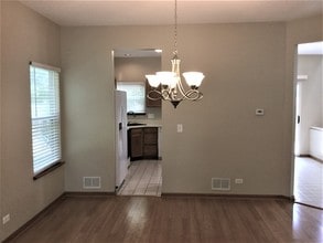 994 Haywood Dr in Round Lake, IL - Foto de edificio - Building Photo