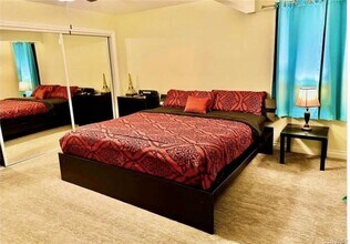 24033 Mobile St in Los Angeles, CA - Building Photo - Building Photo