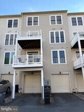 635 Whetstone Glen St in Gaithersburg, MD - Foto de edificio - Building Photo