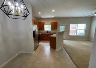 6941 Rogers Point in Lithonia, GA - Foto de edificio - Building Photo