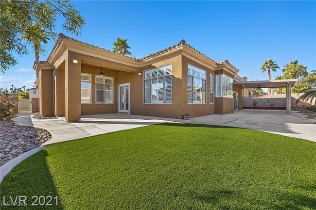 394 Highland Hills Ct in Las Vegas, NV - Building Photo - Building Photo