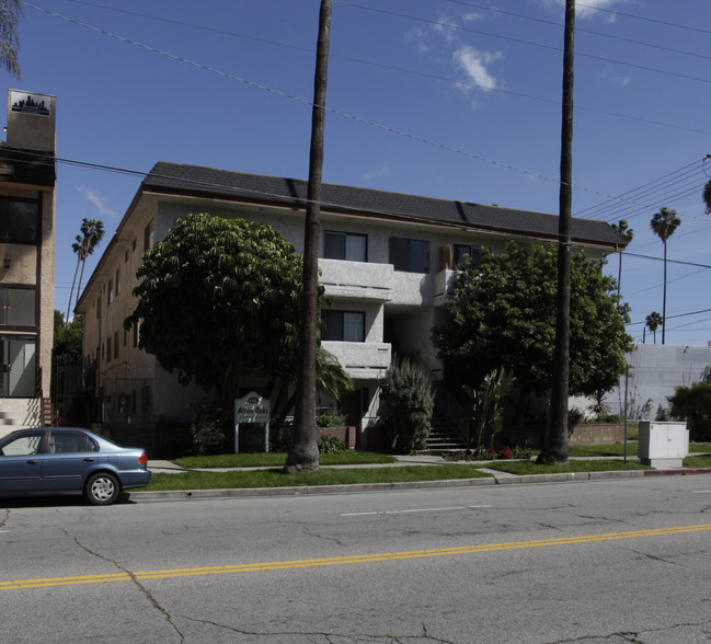 4416 Fulton Ave in Van Nuys, CA - Building Photo - Building Photo