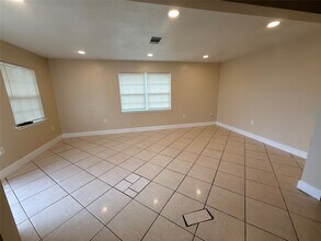 2330 Hillshire Dr in Deer Park, TX - Building Photo - Building Photo