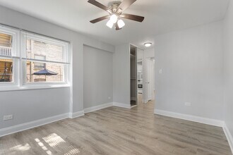 7710 N Sheridan Rd in Chicago, IL - Building Photo - Building Photo