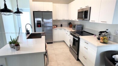 8363 NW 41st St in Doral, FL - Building Photo - Building Photo