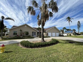 3724 SE 4th Ave in Cape Coral, FL - Building Photo - Building Photo