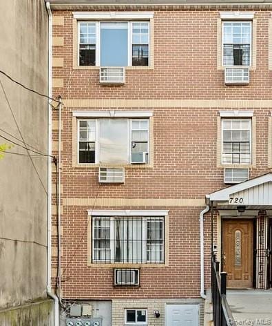 720 E 96th St in Brooklyn, NY - Building Photo