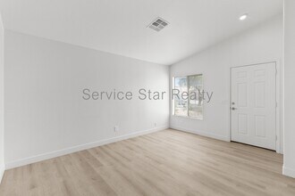 22010 W Solano Dr in Buckeye, AZ - Building Photo - Building Photo