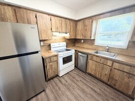 6131 SW 42nd Ct in Davie, FL - Building Photo