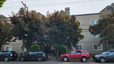 4320 S Corbett Ave in Portland, OR - Building Photo - Building Photo