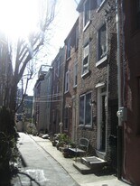 702 S Darien St in Philadelphia, PA - Building Photo