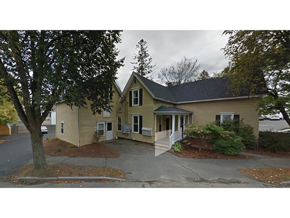 195 Sabattus St in Lewiston, ME - Building Photo