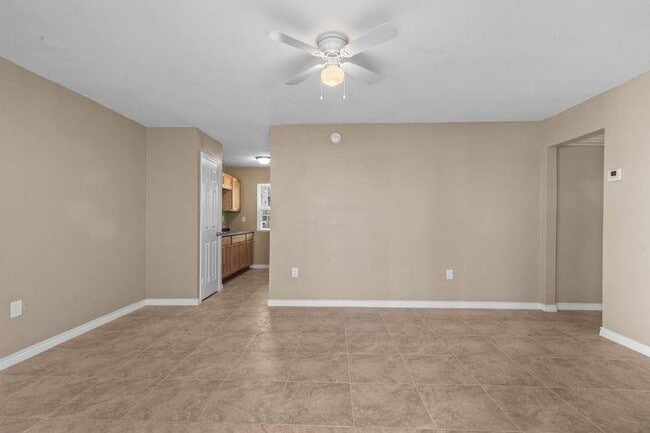 2802 Sealy Ave in Galveston, TX - Building Photo - Building Photo